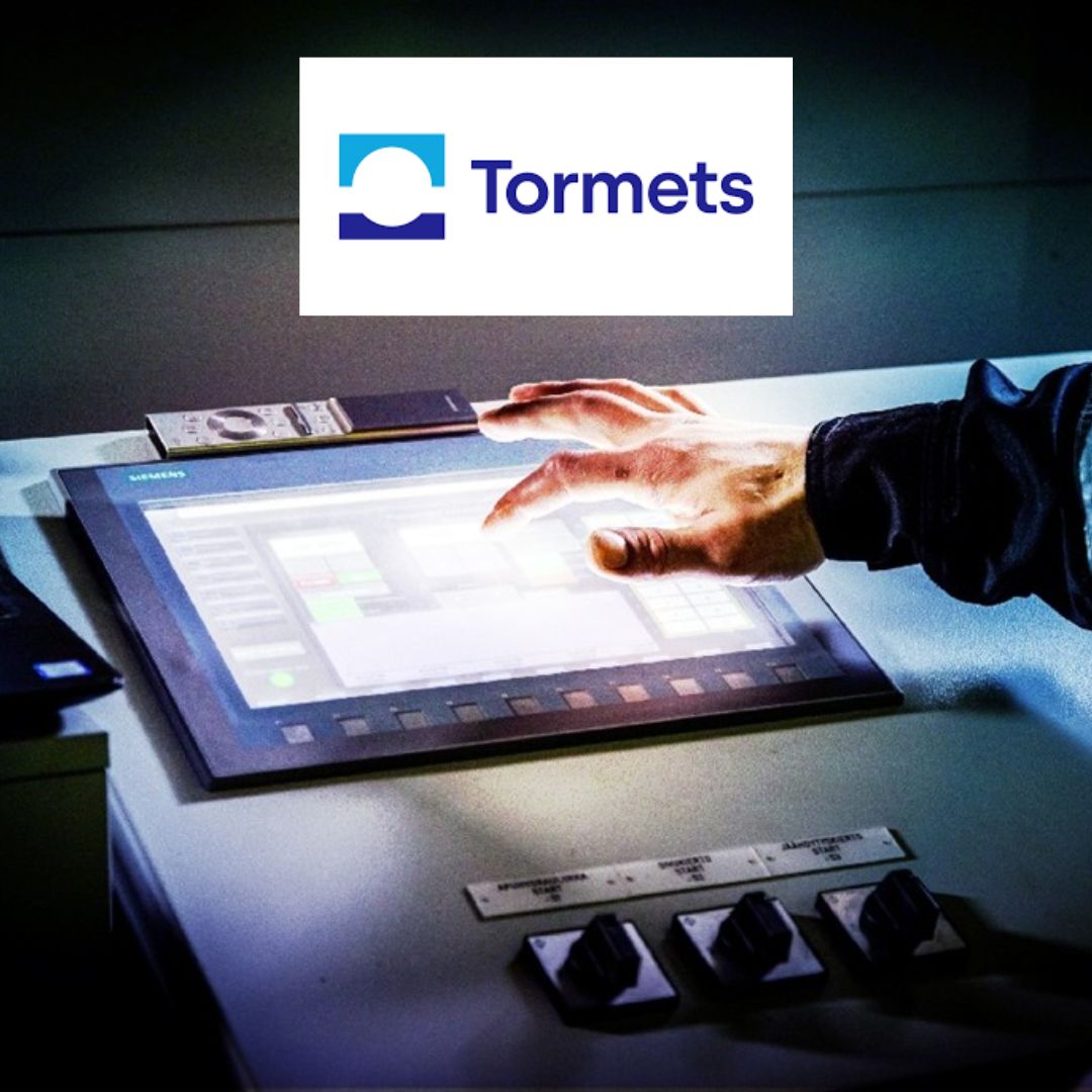 Yksikönpäällikkö ja asentajia Tormets Oy:lle